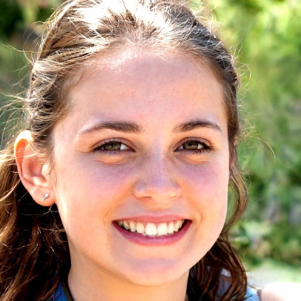 Sienna Kovalenko, Founder and Financial Educator at ravonexilora